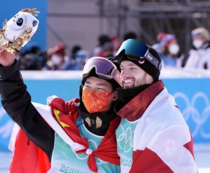 开云体育app下载-偶像大赞苏翊鸣：了不起的滑手 现在是他推动我了