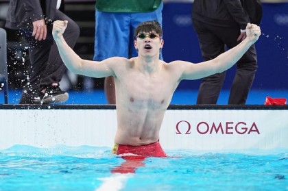 亚军服了：潘展乐配得上金牌，我拼命追他，差点死掉